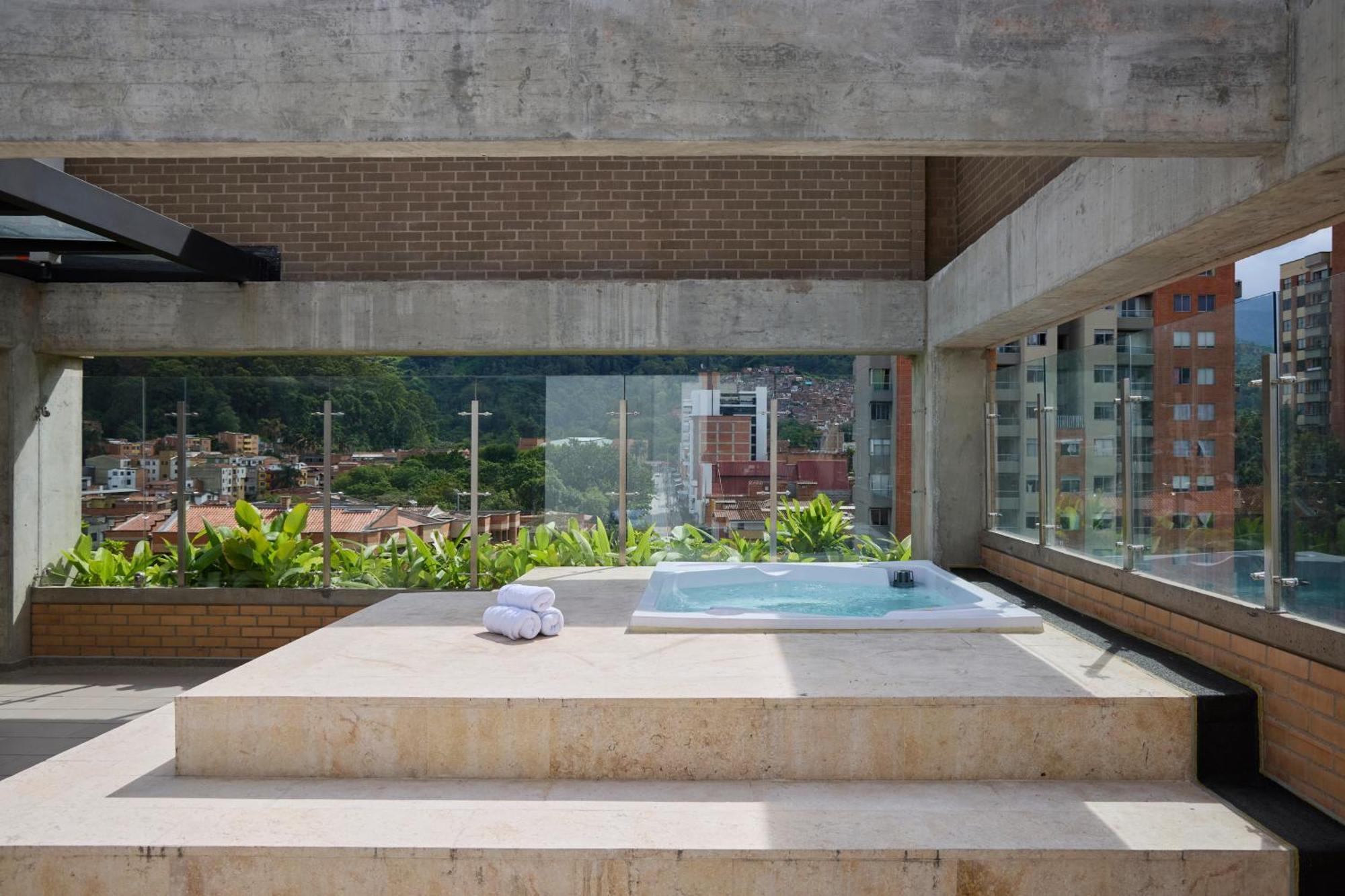30 Living Suites Medellin Exterior photo