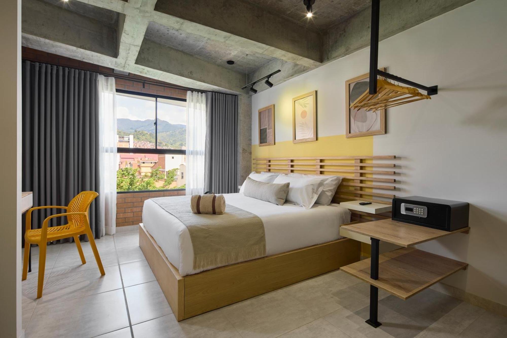 30 Living Suites Medellin Exterior photo