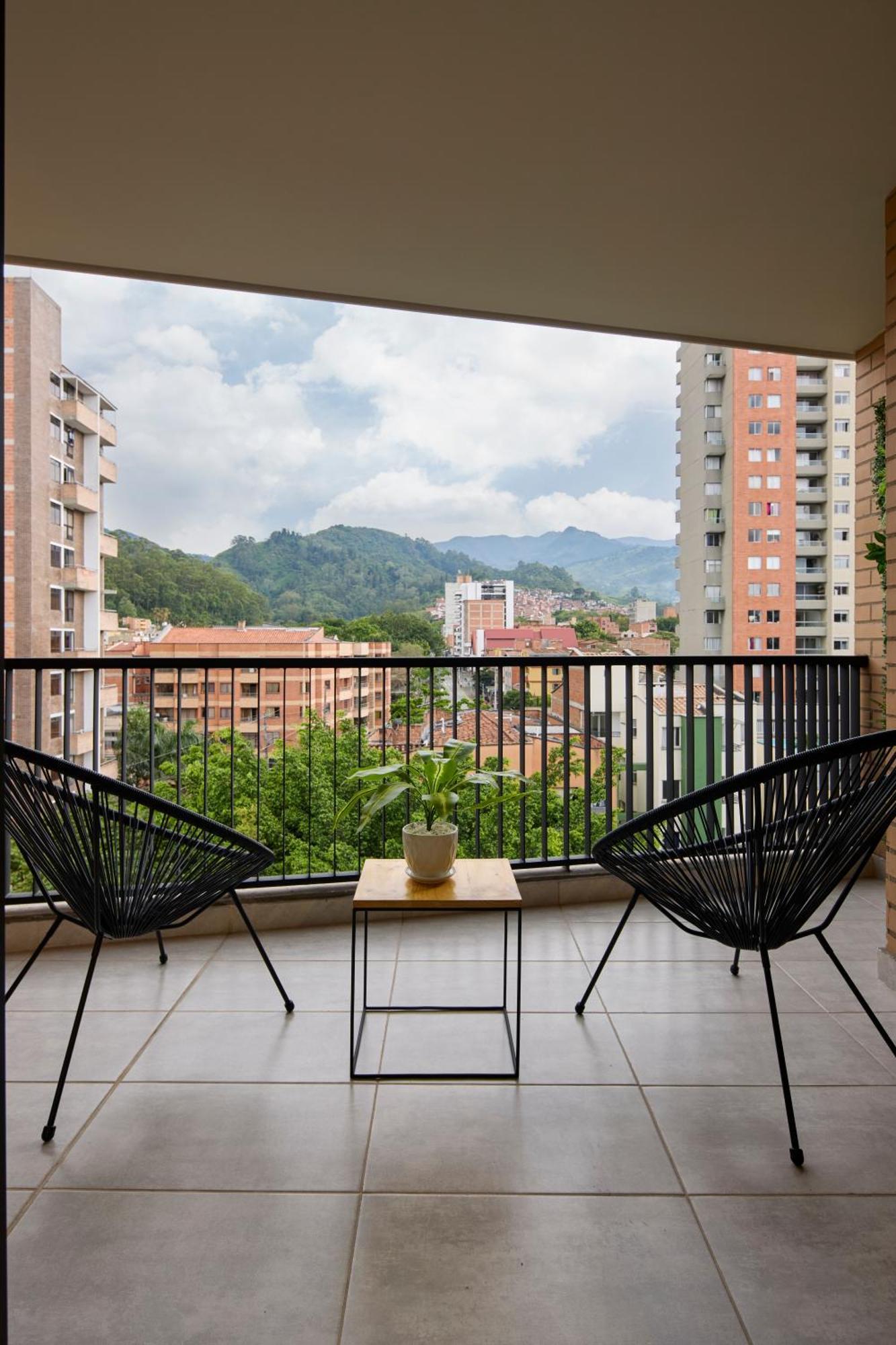 30 Living Suites Medellin Exterior photo